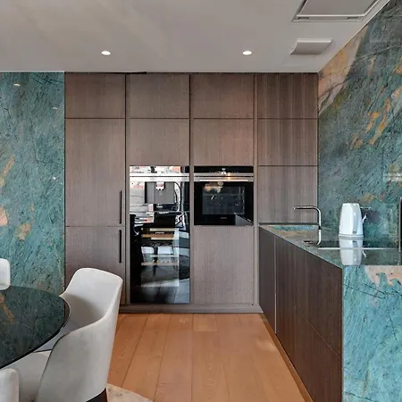 Deo Plaza Luxury By Blue Mandarin Lägenhet